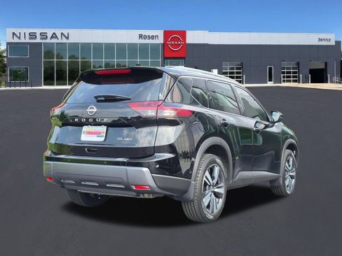Used 2024 Nissan Rogue SL w/ SL Premium Package AWD/4WD image 3