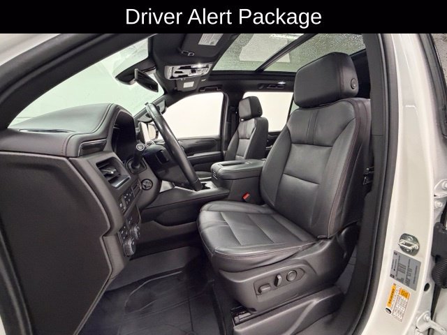 Certified 2022 Chevrolet Suburban RST w/ Sport Performance Package AWD/4WD image 8