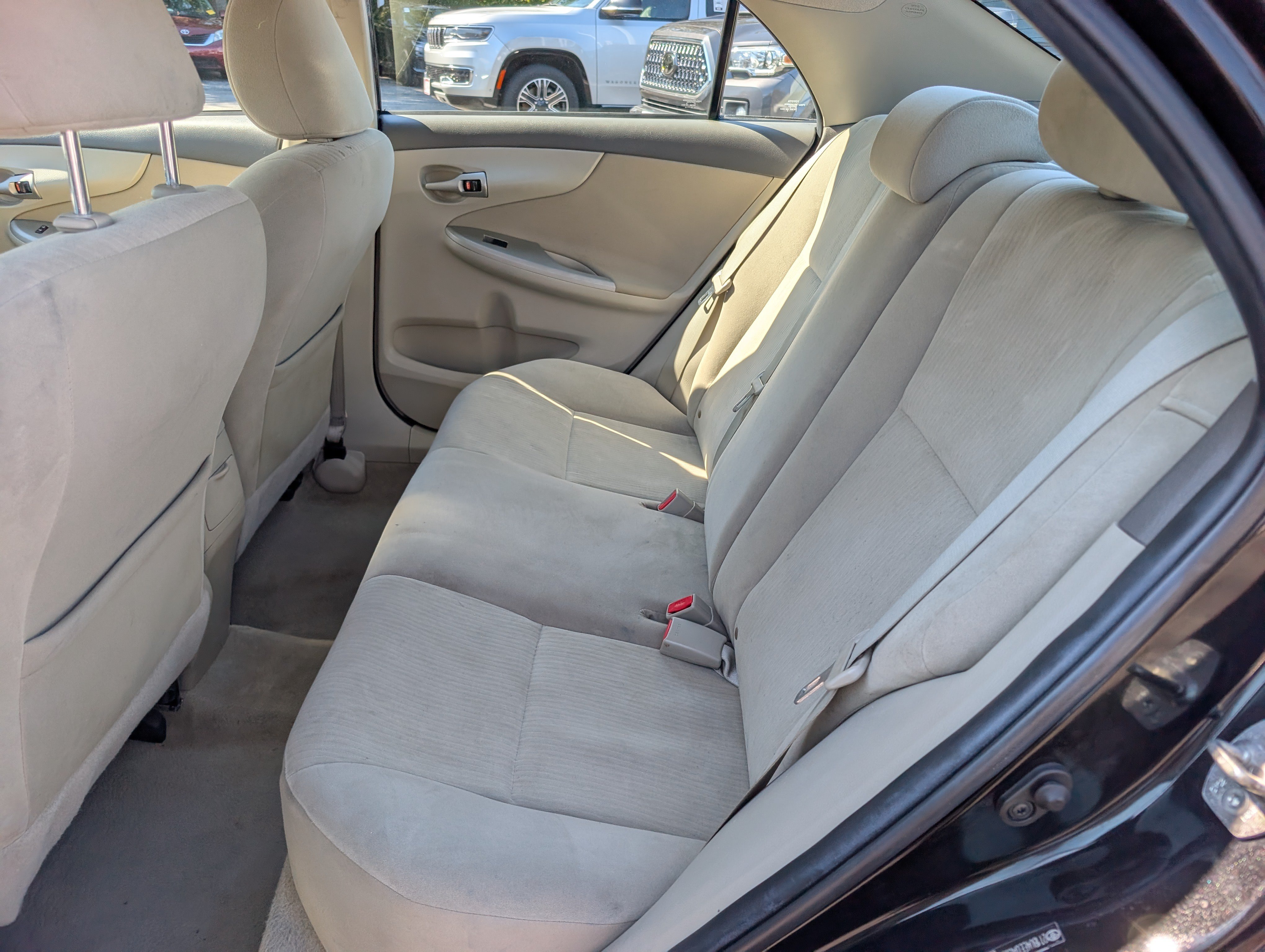 Used 2010 Toyota Corolla LE FWD image 15