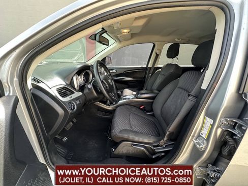 Used 2020 Dodge Journey SE FWD image 13