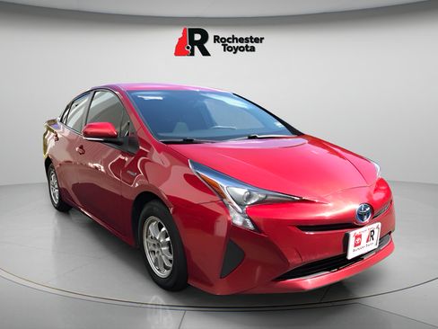 Used 2016 Toyota Prius Two FWD image 1