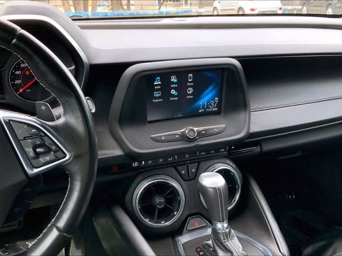Used 2018 Chevrolet Camaro LT RWD image 7