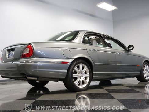 Used 2004 Jaguar XJ8 image 27