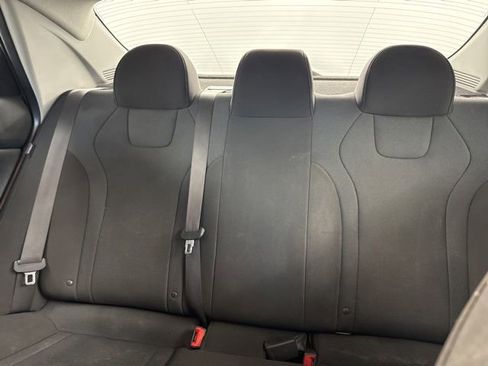 Used 2025 Hyundai Elantra SE FWD image 31