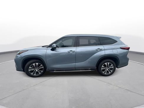 Used 2022 Toyota Highlander XLE FWD image 9