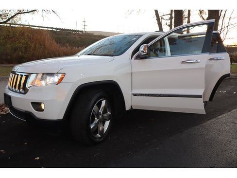 Used 2013 Jeep Grand Cherokee Limited w/ Trailer Tow Group image 22