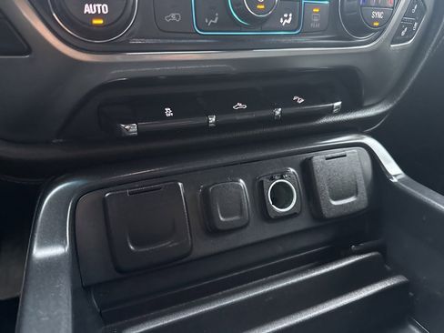 Used 2018 Chevrolet Silverado 1500 LTZ Z71 image 31