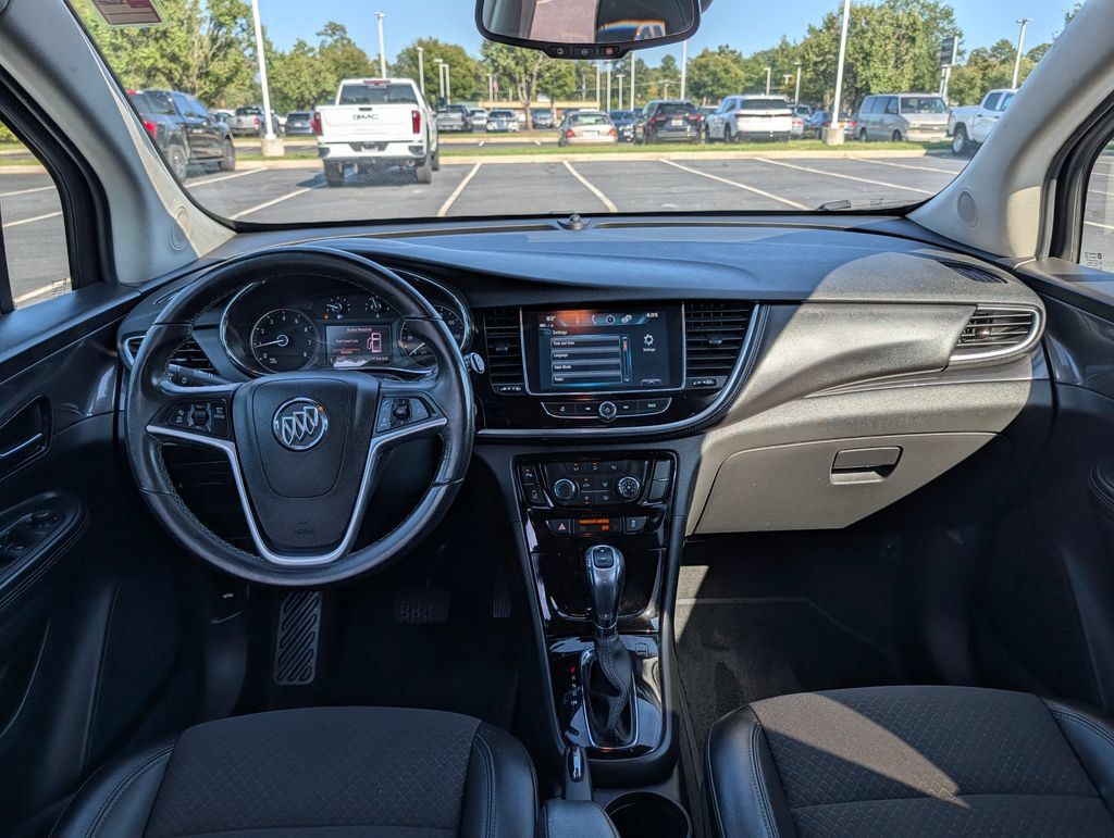 Used 2021 Buick Encore Preferred w/ Safety Package II AWD/4WD image 2