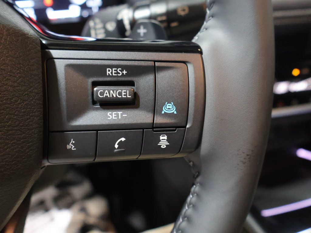 Used 2025 Nissan Rogue Platinum w/ Platinum Premium Package AWD/4WD image 32