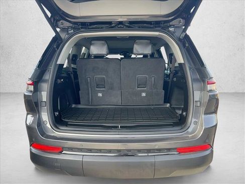 Used 2022 Jeep Grand Cherokee L Limited w/ Luxury Tech Group II image 6