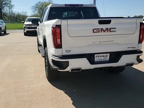 Used 2024 GMC Sierra 1500 AT4 w/ Technology Package AWD/4WD image 7
