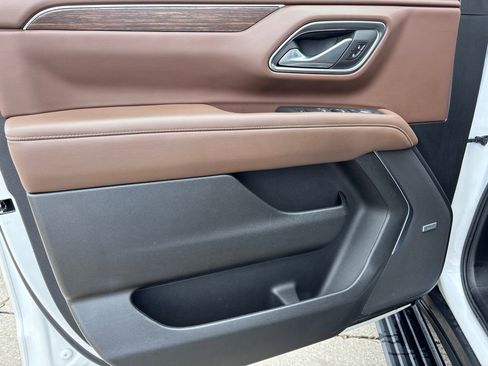 Used 2024 Chevrolet Tahoe High Country w/ Advanced Technology Package image 9