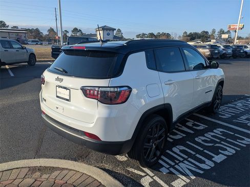 Used 2026 Jeep Compass Limited image 6