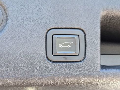 Used 2021 Chevrolet Equinox LT FWD image 14