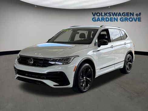 Used 2023 Volkswagen Tiguan SE R-Line FWD image 4