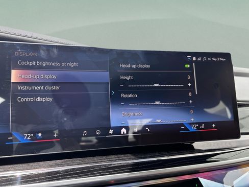 Used 2025 BMW 740i w/ Premium Package image 19