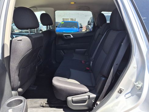 Used 2017 Nissan Pathfinder SV AWD/4WD image 28