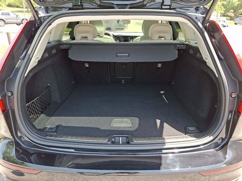 Certified 2023 Volvo V60 B5 Cross Country Ultimate AWD/4WD image 30