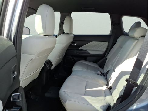 Used 2022 Mitsubishi Outlander GT AWD/4WD image 4