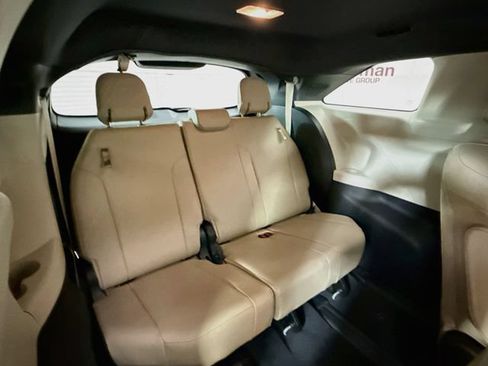 Used 2021 Toyota Sienna XLE w/ XLE Plus Package FWD image 28