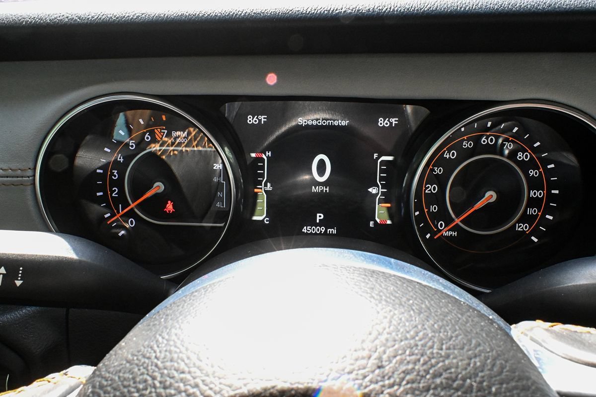 Used 2023 Jeep Gladiator Overland AWD/4WD image 14