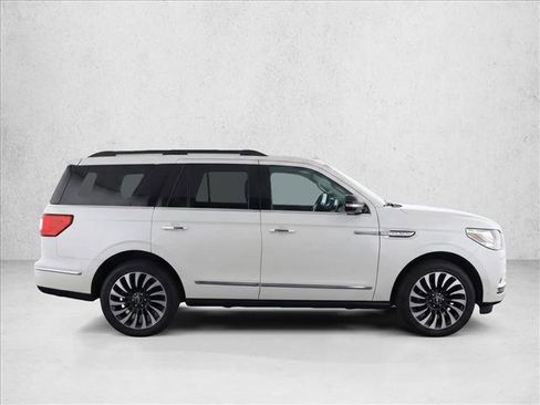 Used 2022 Lincoln Navigator Black Label AWD/4WD image 8