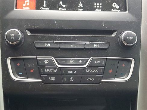 Used 2018 Ford Fusion Energi SE image 21