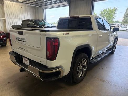 Used 2022 GMC Sierra 1500 SLT w/ SLT Premium Plus Package AWD/4WD image 5