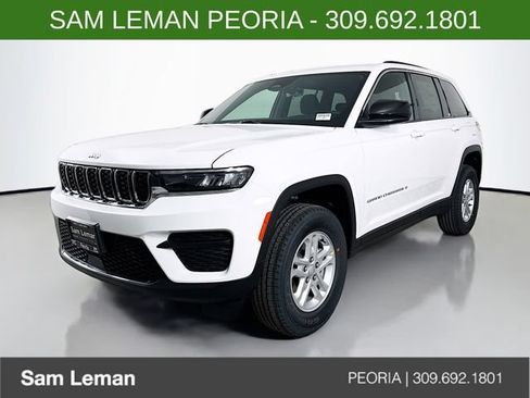 New 2025 Jeep Grand Cherokee Laredo AWD/4WD image 3