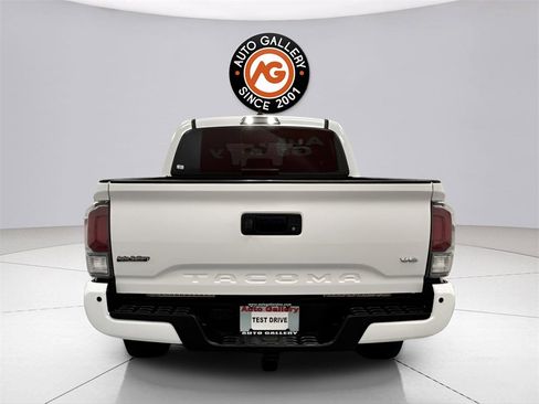 Used 2022 Toyota Tacoma TRD Off-Road image 6