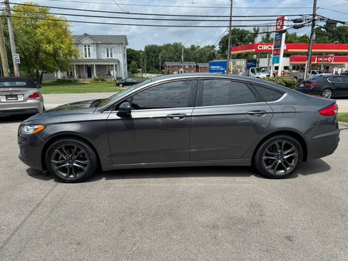 Used 2020 Ford Fusion SE FWD image 7