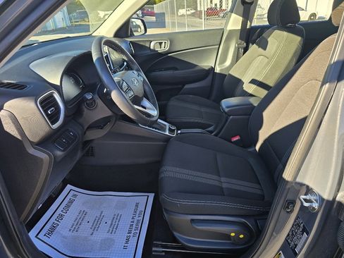Used 2024 Hyundai Venue SEL image 12