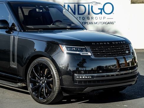 Used 2023 Land Rover Range Rover Long Wheelbase Autobiography image 5