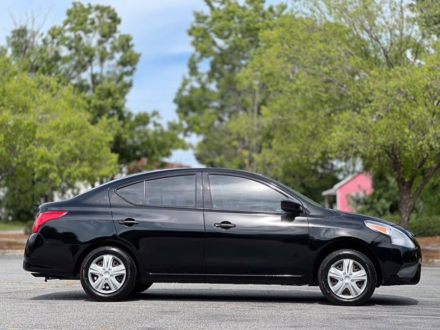 Used 2019 Nissan Versa S FWD image 4