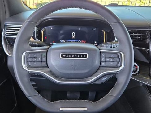 Used 2022 Jeep Wagoneer Series III RWD image 27