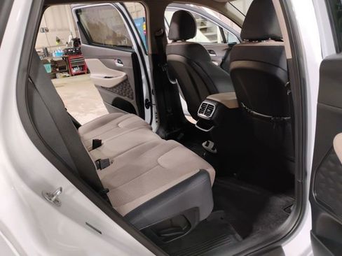 Used 2020 Hyundai Santa Fe SE image 17