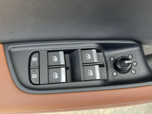 Used 2025 Audi Q8 Premium Plus AWD/4WD image 15