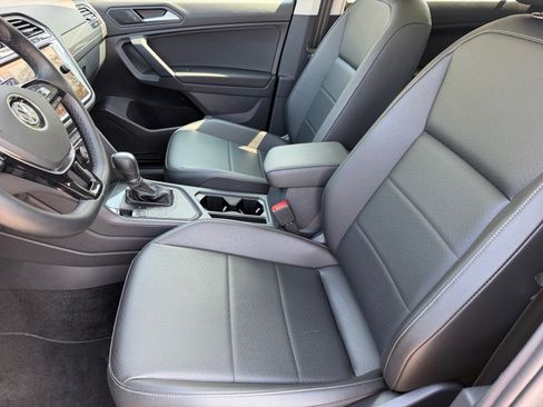 Used 2019 Volkswagen Tiguan SEL FWD image 10