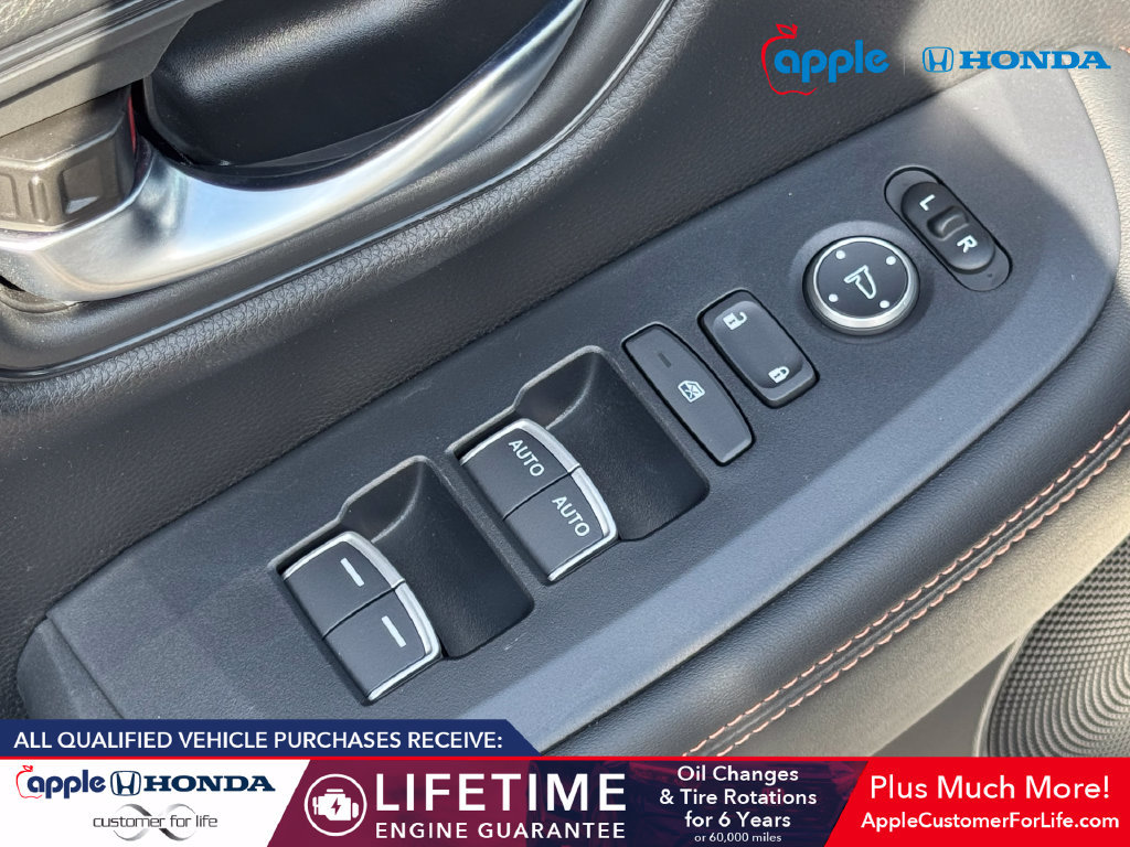 Used 2025 Honda HR-V Sport image 9
