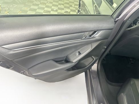 Used 2018 Honda Accord Sport image 25