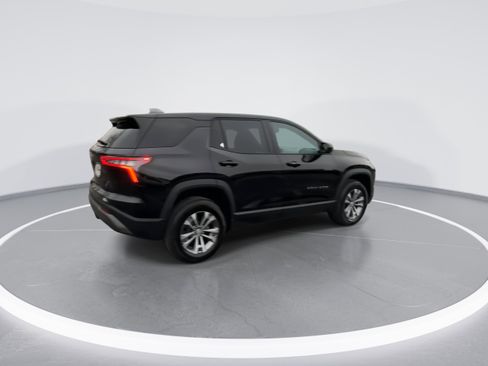 Used 2026 Chevrolet Equinox LT w/ Convenience Package II image 8