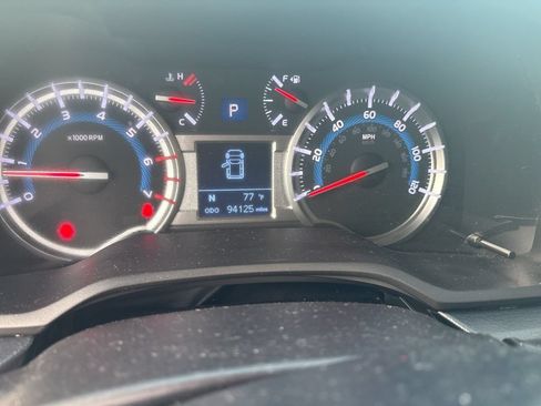 Used 2018 Toyota 4Runner Limited AWD/4WD image 2