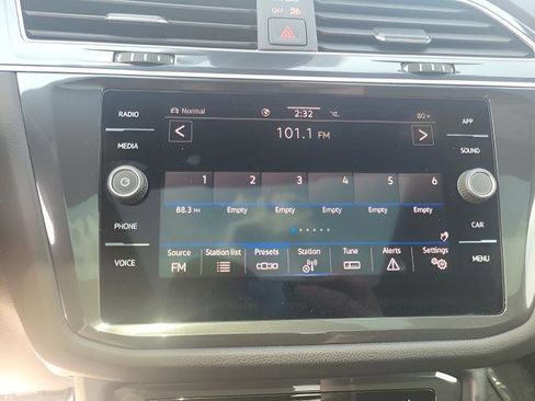 New 2024 Volkswagen Tiguan SE R-Line image 12