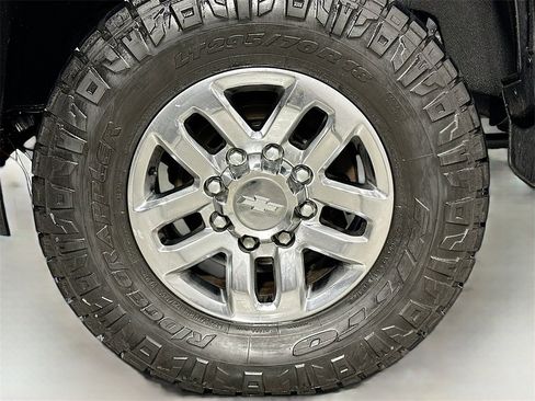 Used 2018 Chevrolet Silverado 2500 LTZ image 32