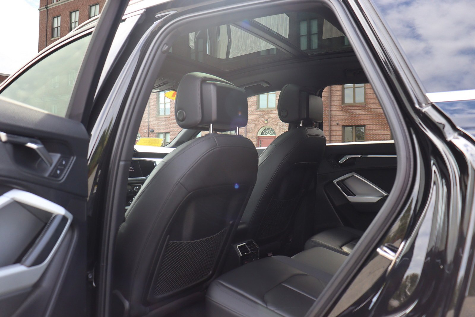 Used 2021 Audi Q3 2.0T Premium w/ Convenience Package AWD/4WD image 15