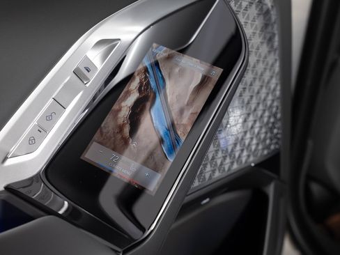 Used 2023 BMW i7 xDrive60 AWD/4WD image 20