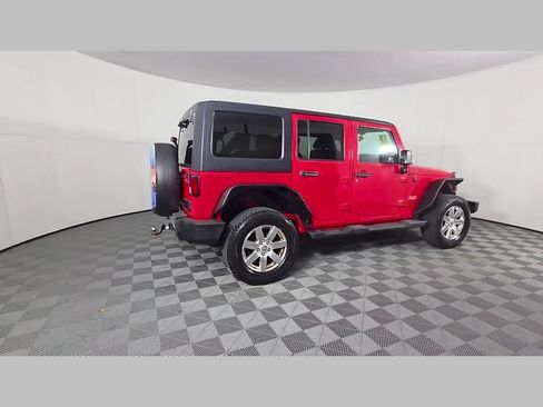Used 2013 Jeep Wrangler Unlimited Sahara w/ Connectivity Group AWD/4WD image 37
