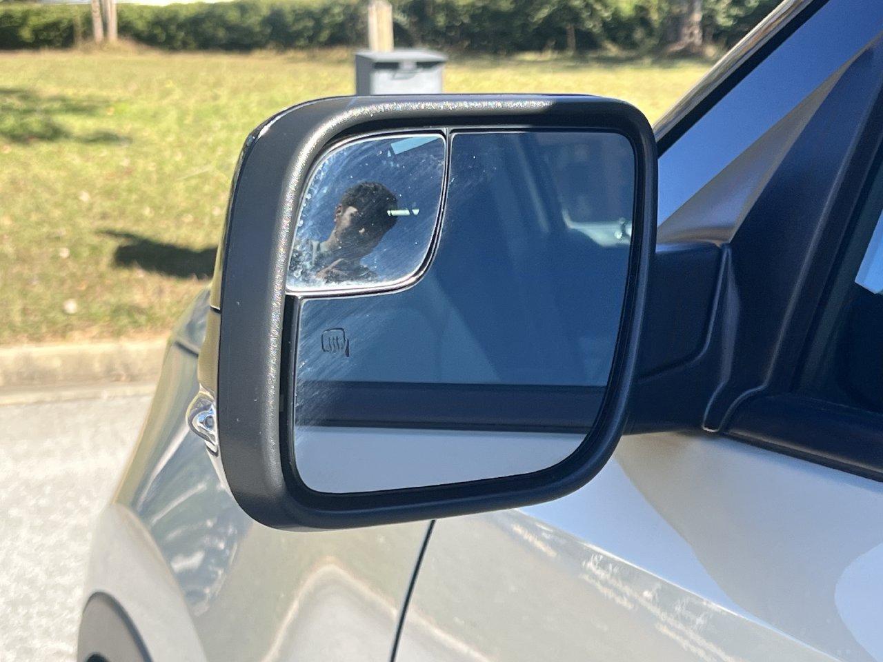 Used 2018 Ford Explorer XLT w/ Equipment Group 202A AWD/4WD image 29
