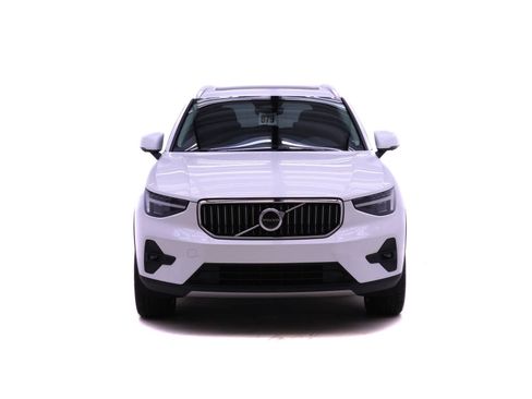 Certified 2024 Volvo XC40 B5 Plus w/ Protection Package Premier image 2
