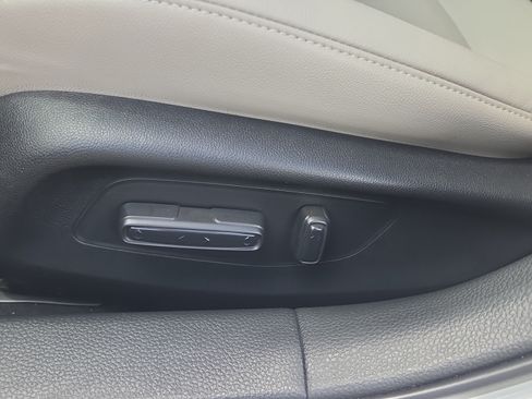 Used 2024 Honda Civic EX-L image 10